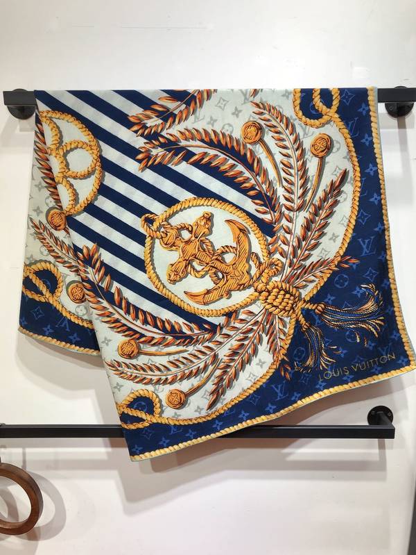 Louis Vuitton Scarf LVC00586